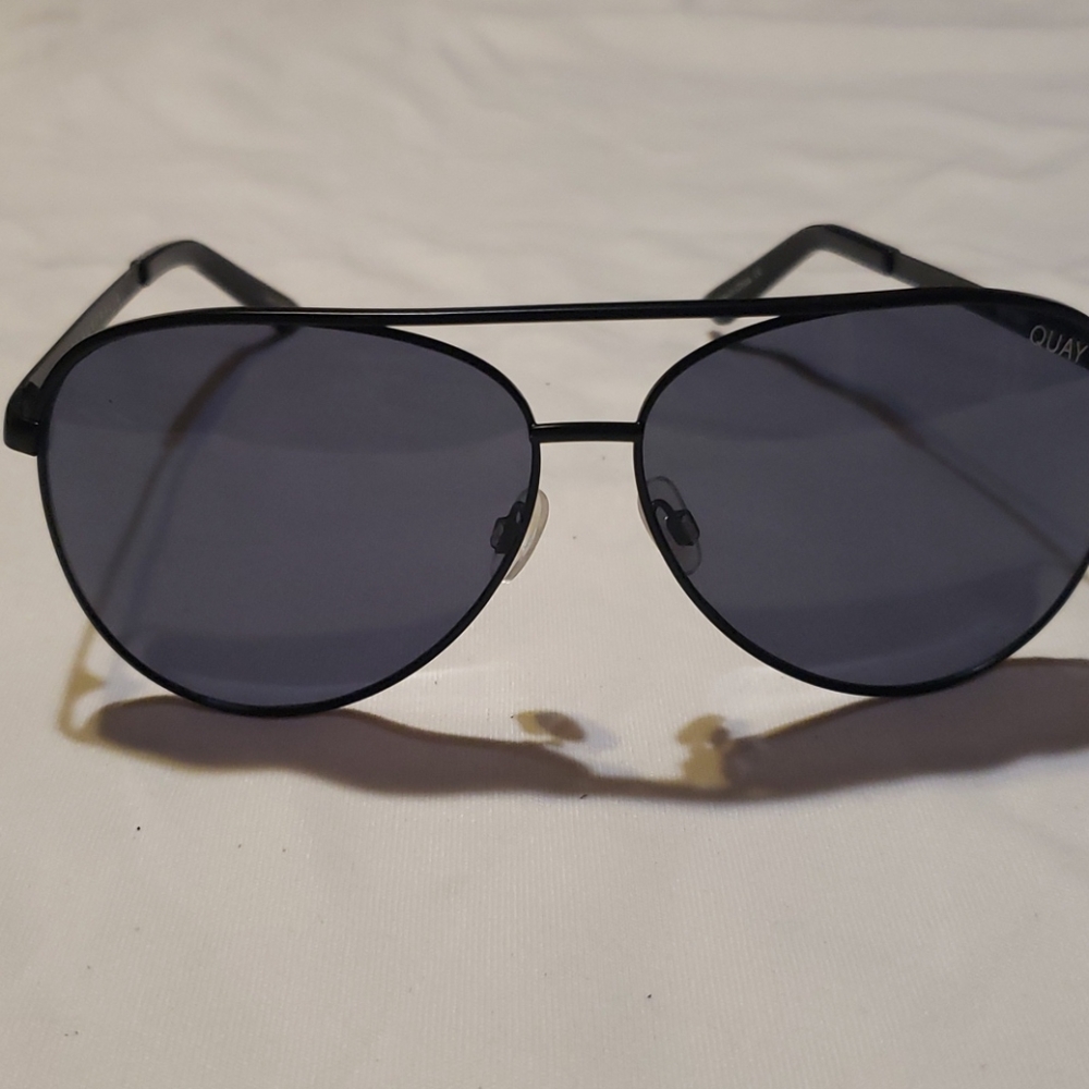 Quay Vivienne sunglasses